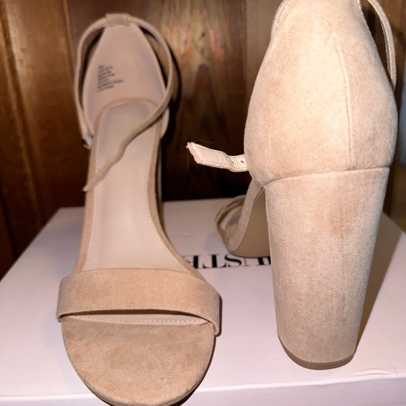Tan Block Heels - Picture 1 of 2